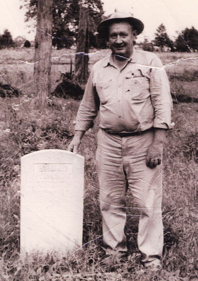 Bruno Munson tombstone